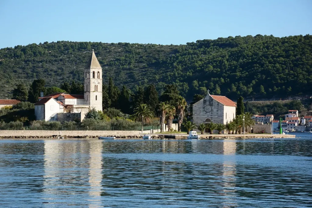 hvar-vis